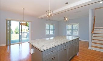 314 Chases Ln D, Middletown, RI 02842
