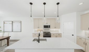 183 Peeps Ct, Adkins, TX 78101