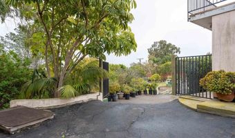 557 Canyon Dr, Solana Beach, CA 92075