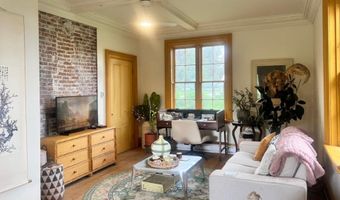 382 S Main St, Alburgh, VT 05440