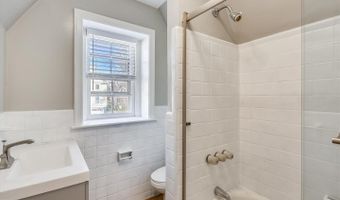 8908 GRANT St, Bethesda, MD 20817