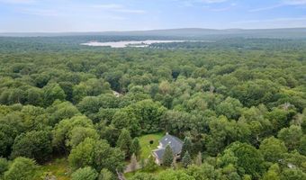 11 Potomac Ln, Albrightsville, PA 18210