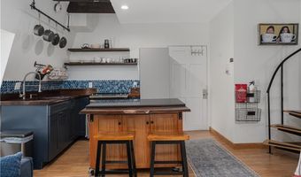 35 Pelham St Phe, Newport, RI 02840