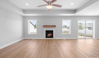 796 Hollow Dr, Ammon, ID 83401