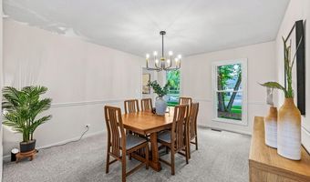 1661 Kensington Dr, Algonquin, IL 60102