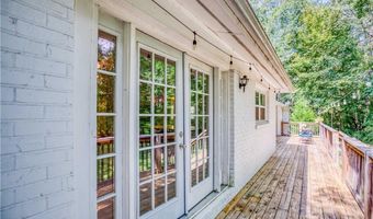 284 Rhodes Dr, Athens, GA 30606