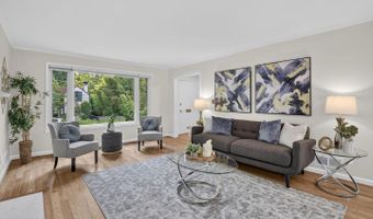 6008 BENALDER Dr, Bethesda, MD 20816