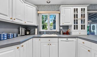 29 Ormont Ln, Aberdeen, NJ 07747