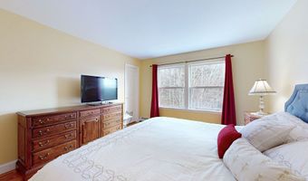 20 Driftway Rd, Danbury, CT 06811