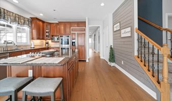 33 WATERTON Dr, Bear, DE 19701