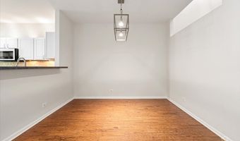 642 W Moreland Ave, Addison, IL 60101