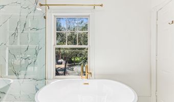 973 POWHATAN St, Alexandria, VA 22314