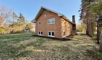 22 W070 Byron Ave, Addison, IL 60101