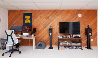 4471 Hillside Ct, Ann Arbor, MI 48105