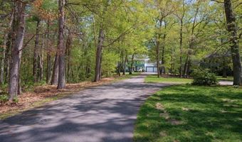 8 Maddy Ln, Acton, MA 01720
