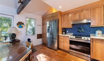 2 Wells Ln, Charlestown, RI 02813