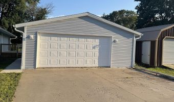 633 N E St, Albia, IA 52531
