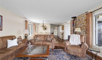 64 Starr Dr, Narragansett, RI 02882