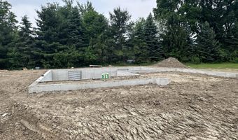 2023 Green Acres Dr, Adrian, MI 49221