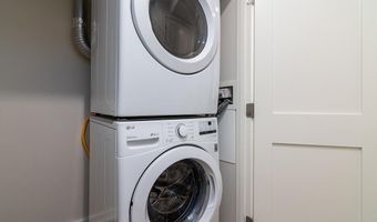20 E Bowery St 1A, Newport, RI 02840