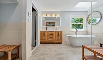 114 Claremont Dr, Albrightsville, PA 18210