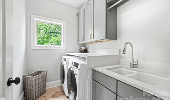 1908 Nassau Blvd, Charlotte, NC 28205