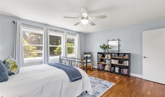 71 Primrose Hill Rd, Barrington, RI 02806