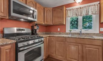 27 Fairway Dr, North Kingstown, RI 02852