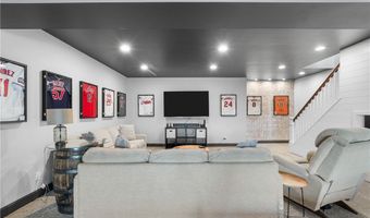 450 Hartville Rd, Atwater, OH 44201