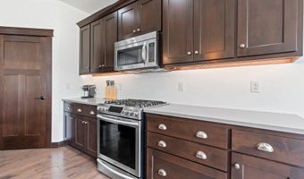 1013 HARVEST Trl, Appleton, WI 54913