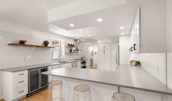 6010 BENALDER Dr, Bethesda, MD 20816