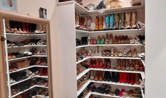 309 HICKMAN Ln, Angleton, TX 77515