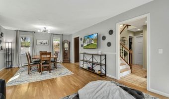 4 Houghton Rd, Sutton, MA 01590