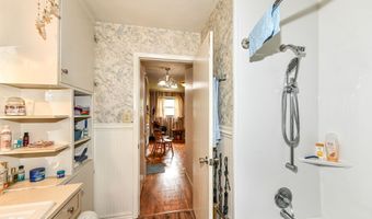 2420 E 40th St, Anderson, IN 46013
