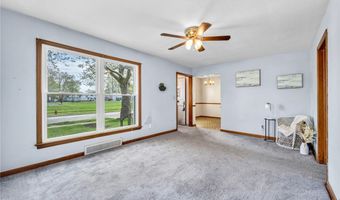 420 E 323rd St, Willowick, OH 44095