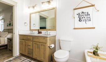 5272 Canterbury St, Chubbuck, ID 83202