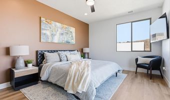 1328 E Lone Rock View Dr, Big Water, UT 84741