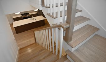 5 W Golfwood Rd, Beverly Shores, IN 46301