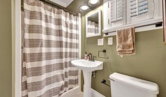 1230 GOLDEN Ln, Orlando, FL 32804