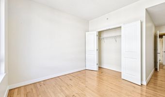 820 N POLLARD St 801, Arlington, VA 22203