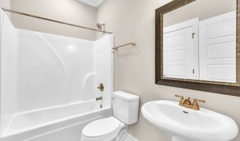 616 Whispering Pines Dr, Macon, GA 31211