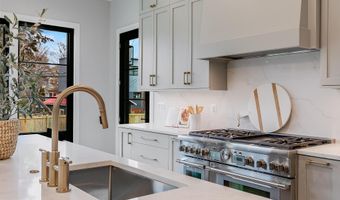 809 N KENMORE St, Arlington, VA 22201