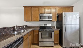 1215 Green Oaks Ln I, Charlotte, NC 28205