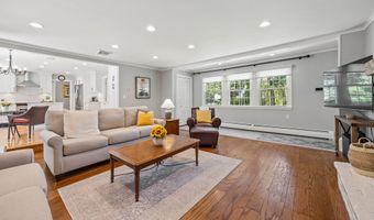 475 Riverside Dr, Cheshire, CT 06410