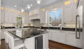 6 Twin Oaks Ct, Spartanburg, SC 29306