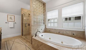 1815 DeArmon Dr, Charlotte, NC 28205