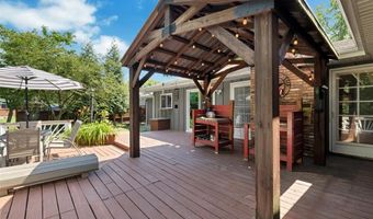 806 Hollyridge Dr, Ballwin, MO 63011