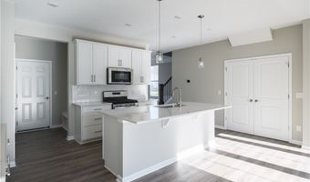 965-1 Memory Ln, Aurora, OH 44202