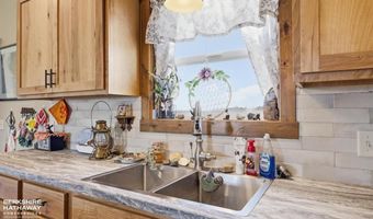 8 Lakota Ct, Cody, WY 82414