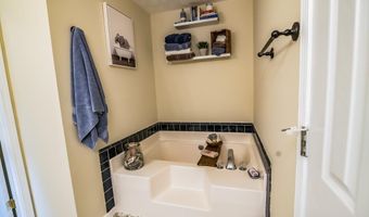 1565 Wynfield Dr, Auburn, GA 30011